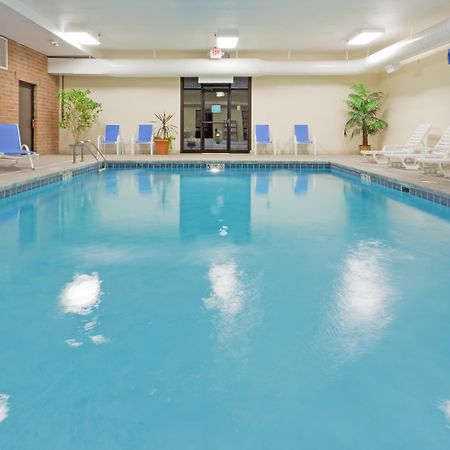 Holiday Inn Express Hotel & Suites Kent State University Eksteriør billede