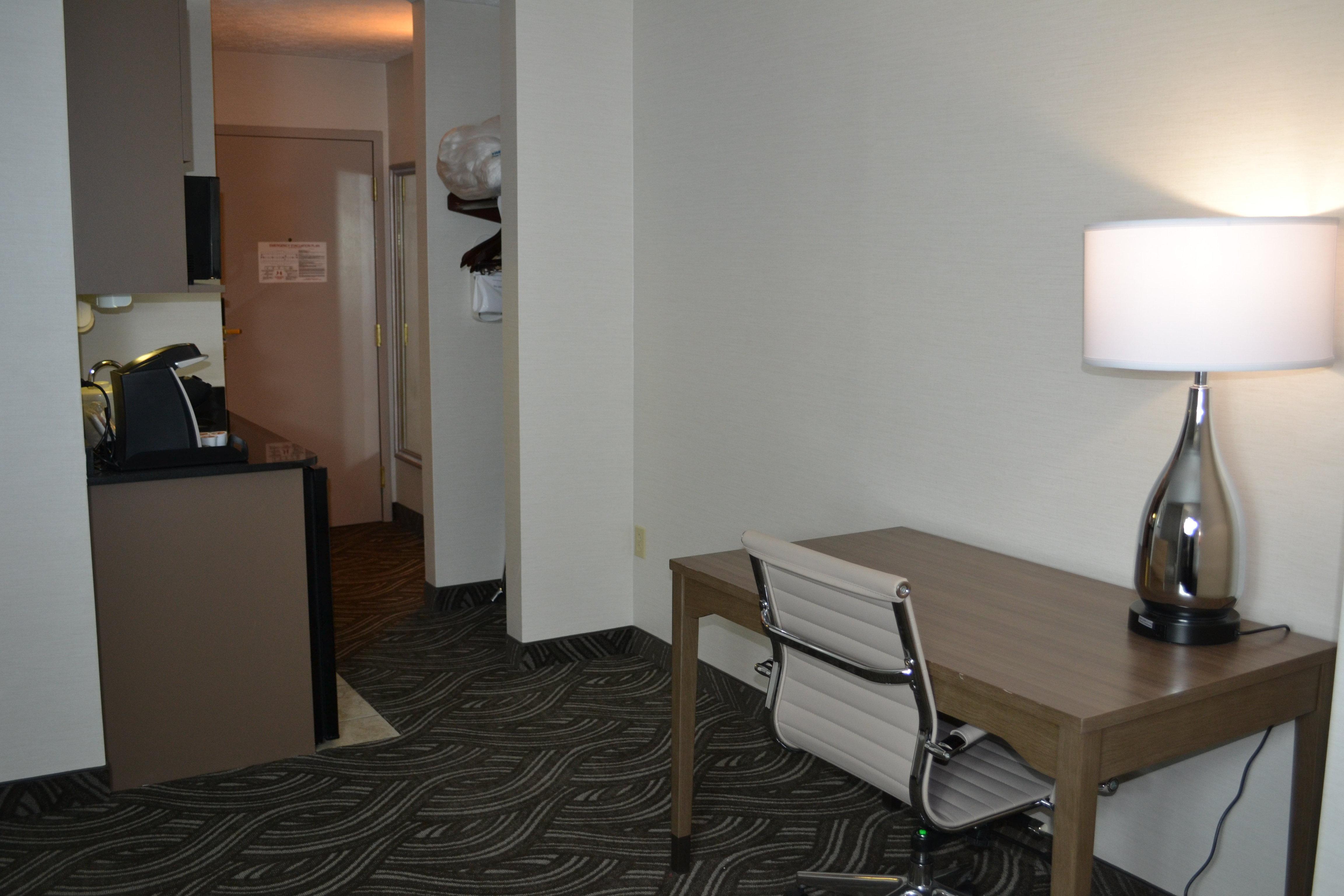 Holiday Inn Express Hotel & Suites Kent State University Eksteriør billede
