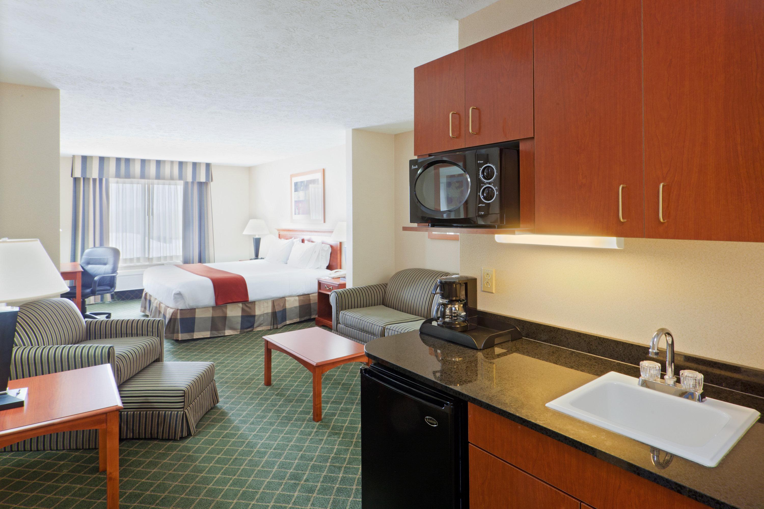 Holiday Inn Express Hotel & Suites Kent State University Eksteriør billede