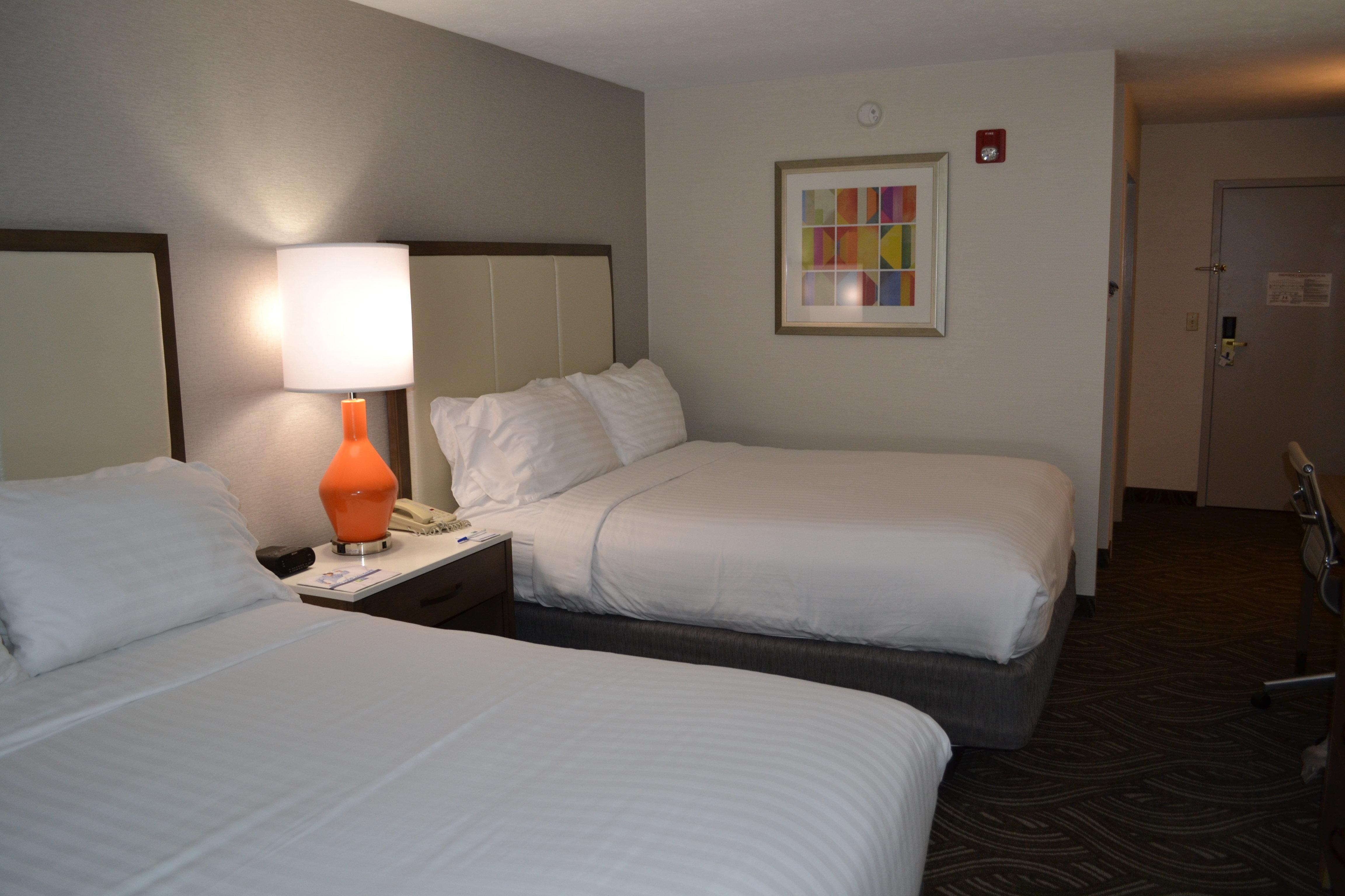 Holiday Inn Express Hotel & Suites Kent State University Eksteriør billede