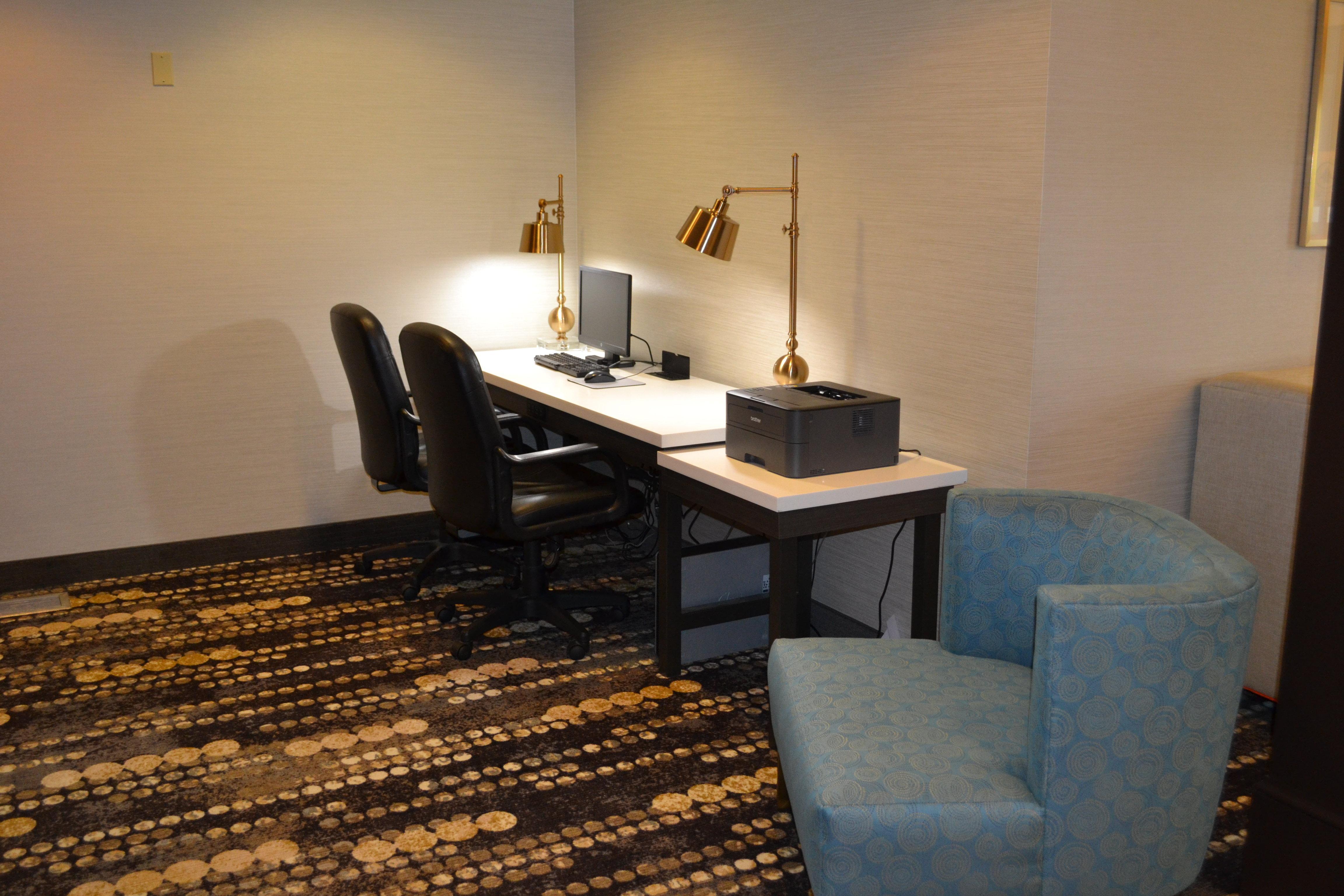 Holiday Inn Express Hotel & Suites Kent State University Eksteriør billede