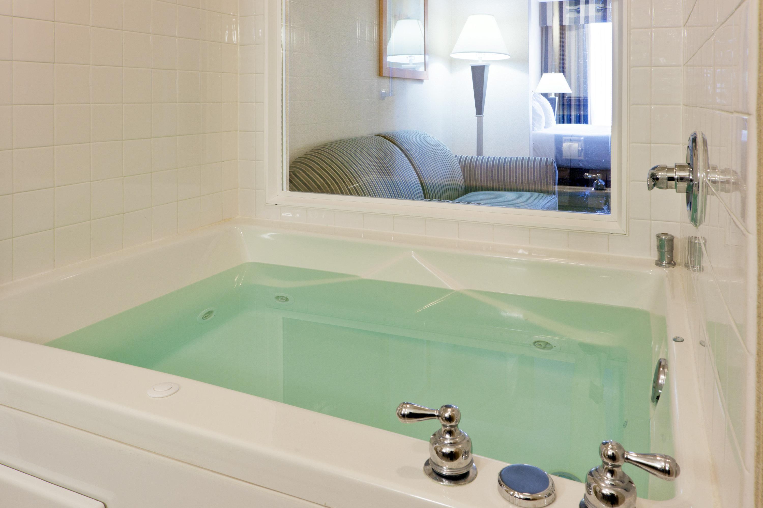 Holiday Inn Express Hotel & Suites Kent State University Eksteriør billede