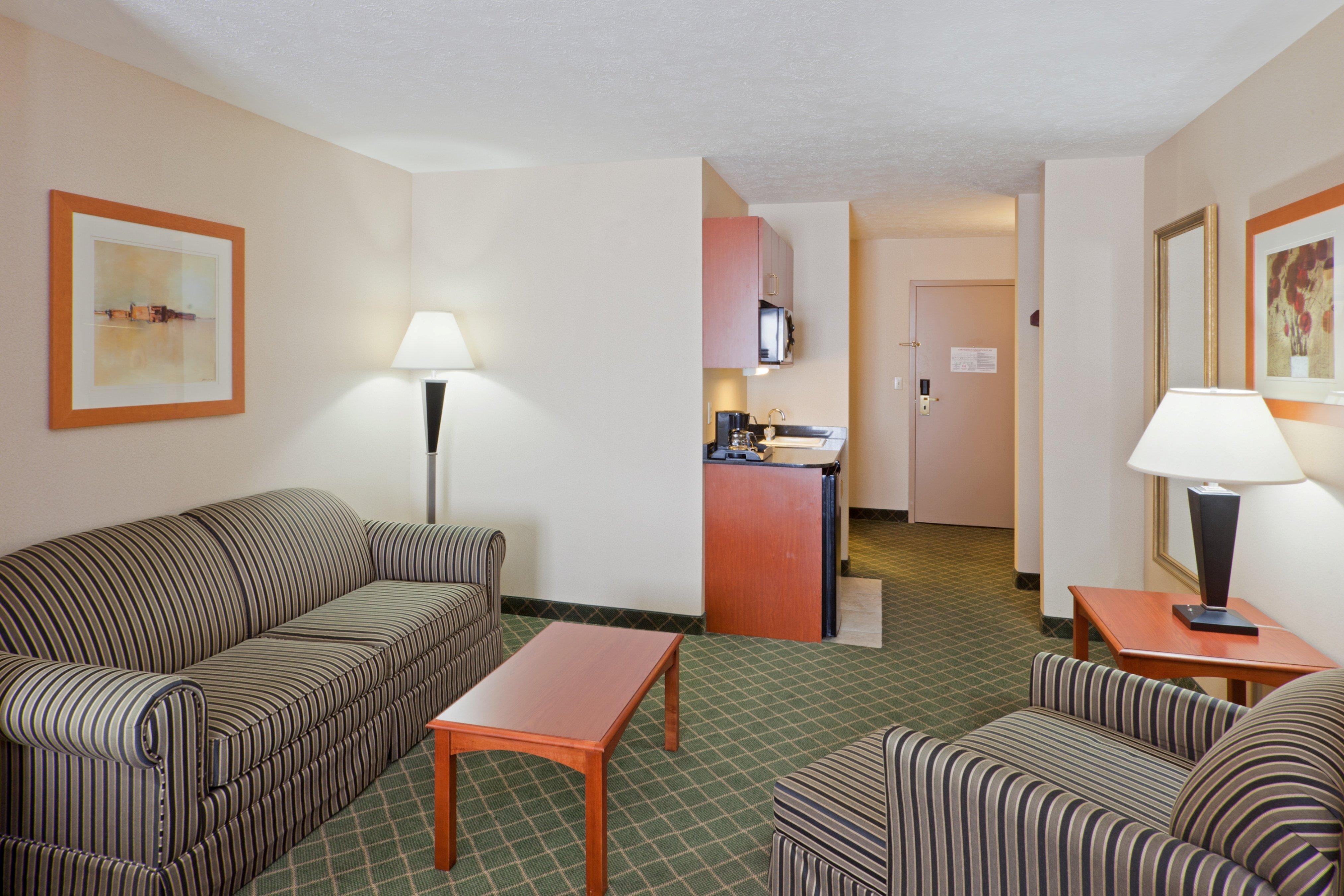 Holiday Inn Express Hotel & Suites Kent State University Eksteriør billede